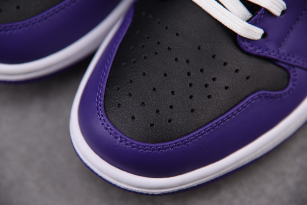 AIR JORDAN 1 LOW Black Toe